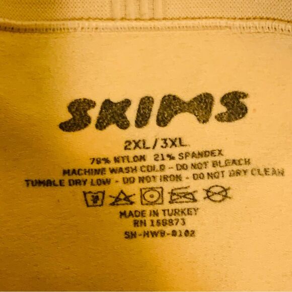 SKIMS Tan Shapewear High Waist Briefs size 2x/3x - Picture 6 of 7